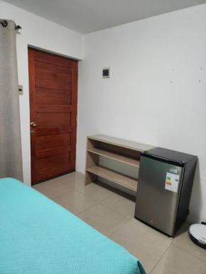Pieza amoblada, baño privado